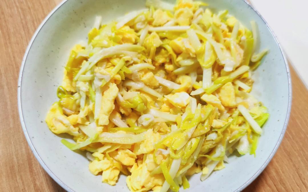 蒜苗（韭黄）炒鸡蛋