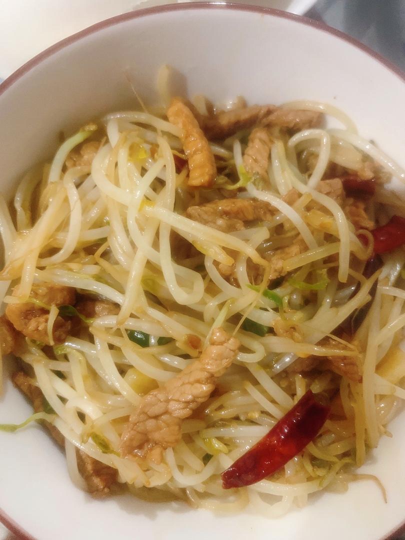 绿豆芽炒肉