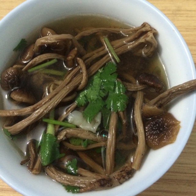 茶树菇炖排骨