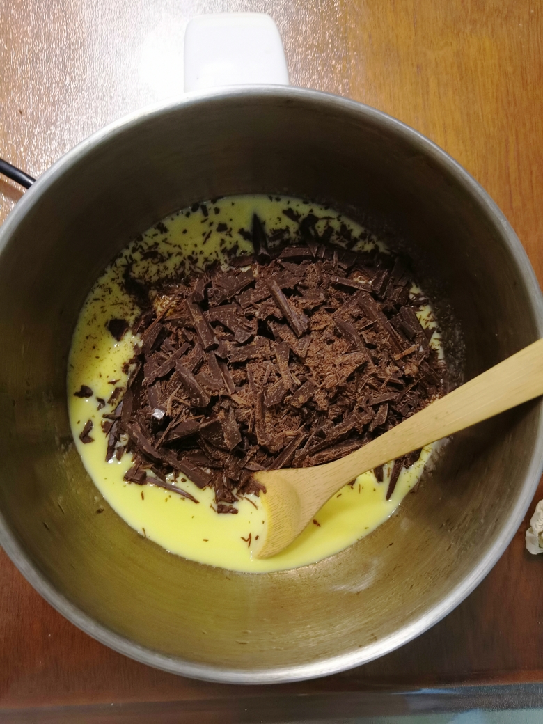 只用四种材料就可以做巧克力冰山熔岩（无奶油）的做法 步骤7
