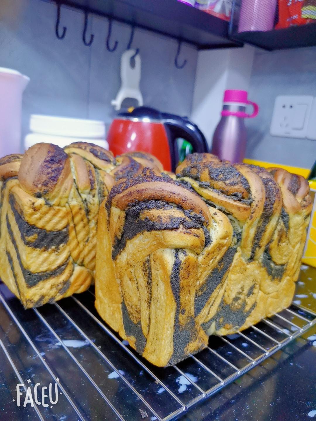 料多多系列--黑芝麻奶酥小吐司