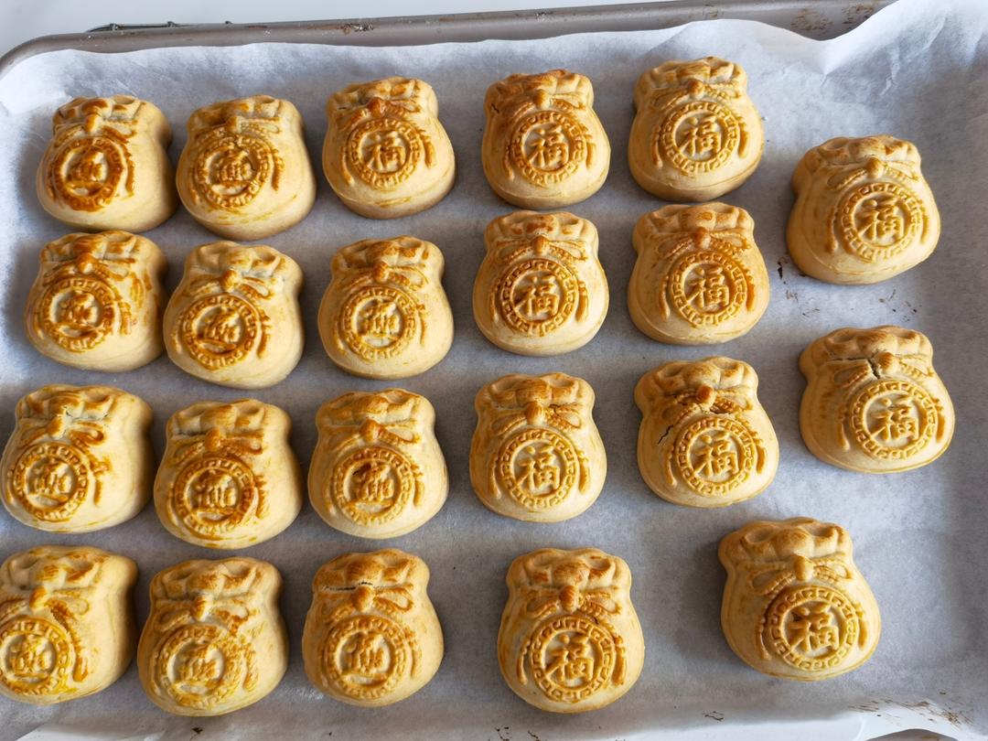 广式月饼—蛋黄莲蓉月饼
