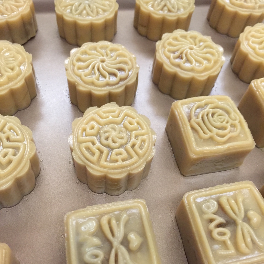 广式月饼——蛋黄莲蓉月饼