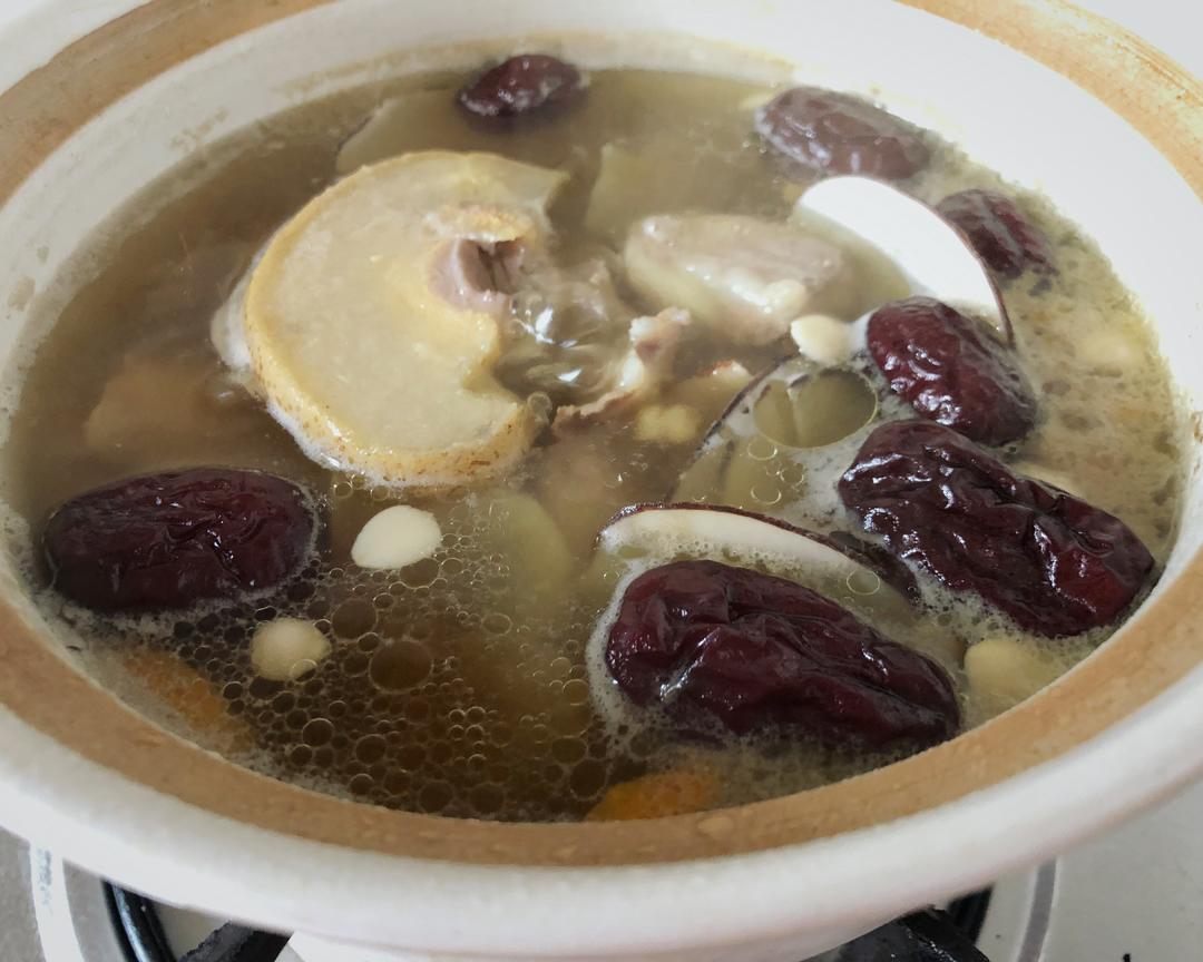 虎奶菌汤炖排骨