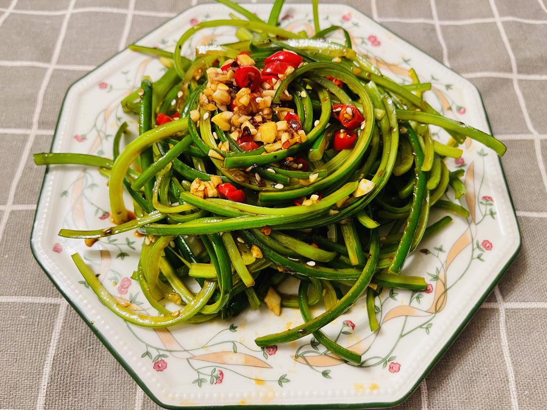 凉拌蒜苗（蒜薹）