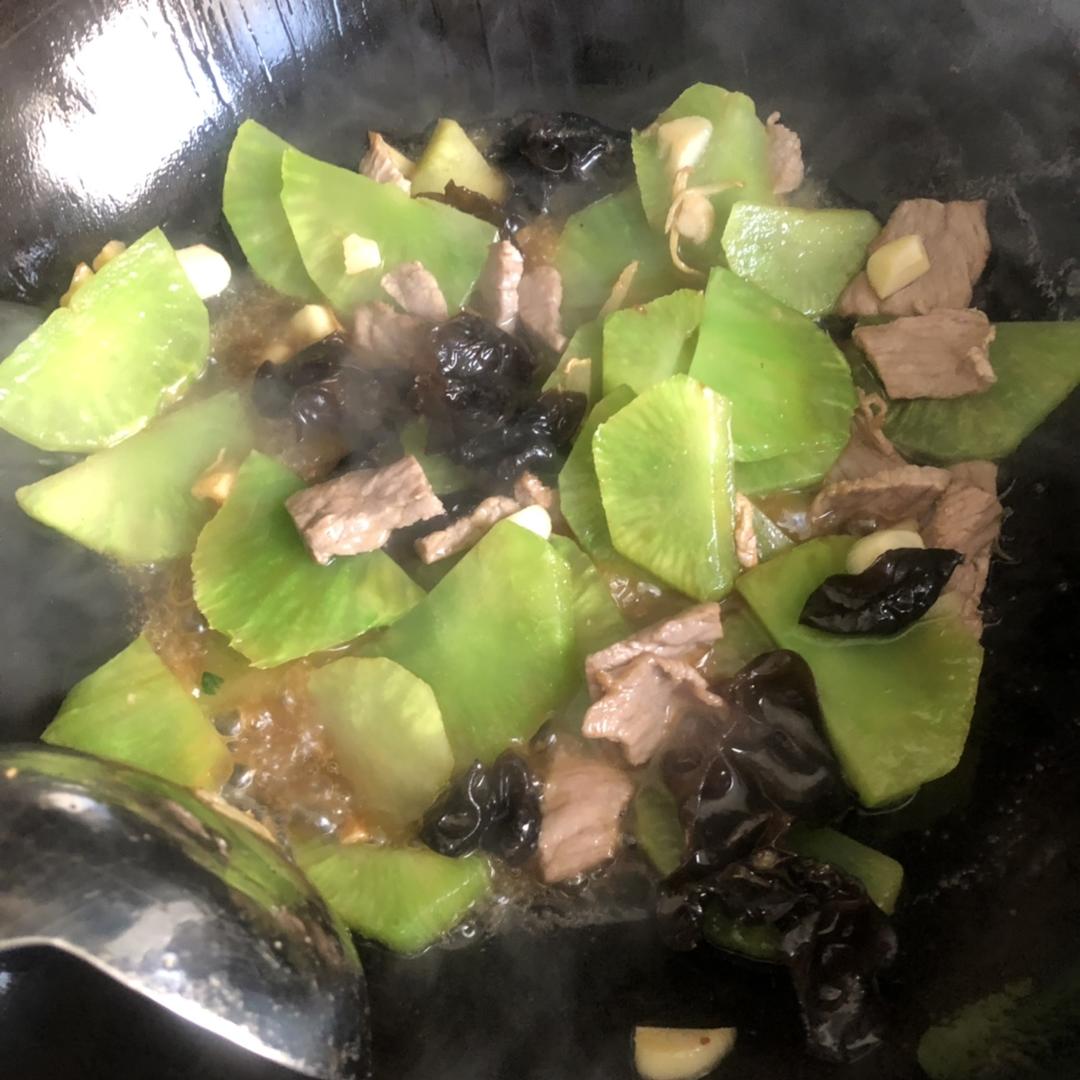莴笋木耳炒肉