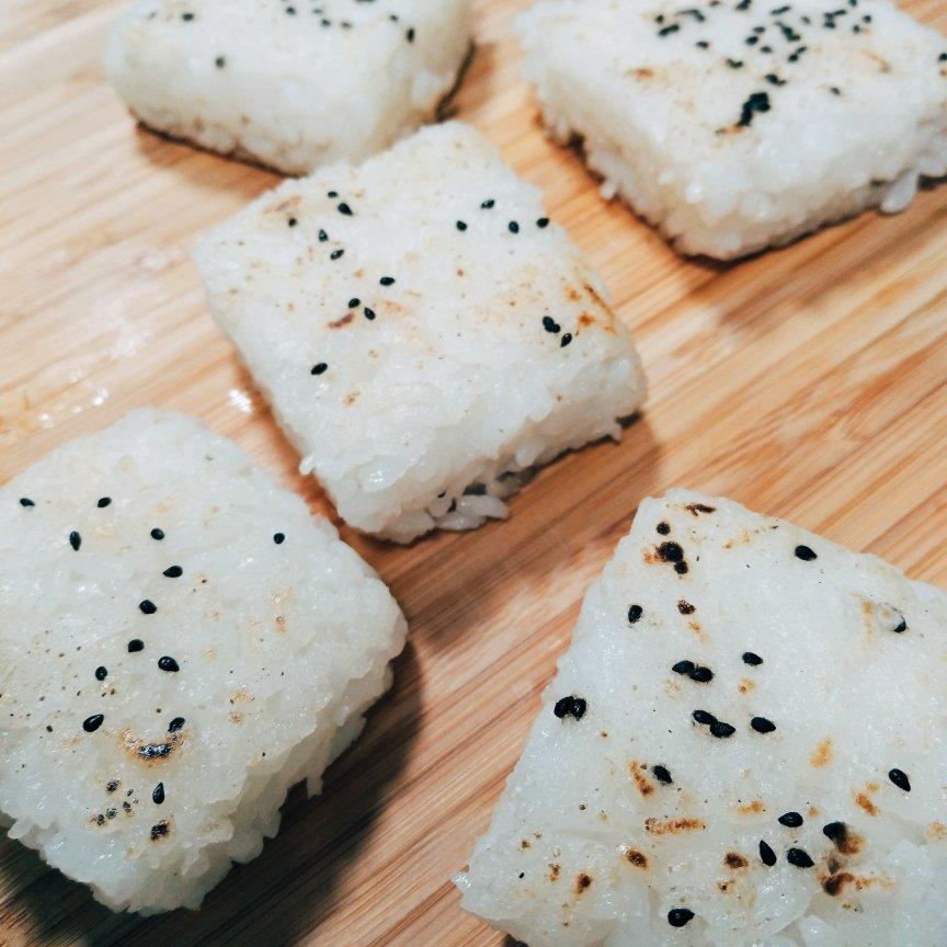卞卞卞卞卞做的剩米饭糍饭糕(超简单整形)