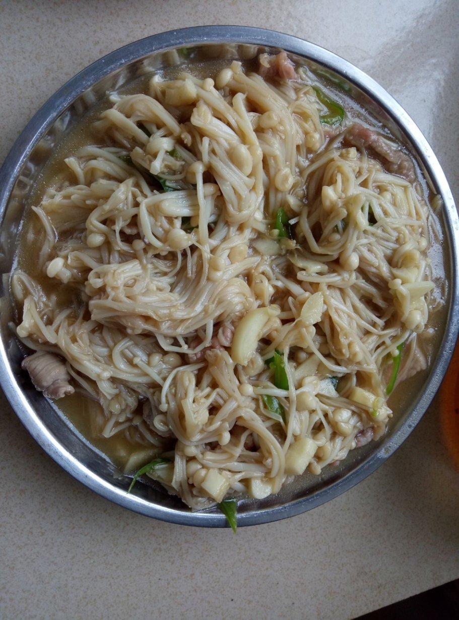 2019-11-02 19:57:59赞金针菇炒肉金针菇,瘦肉