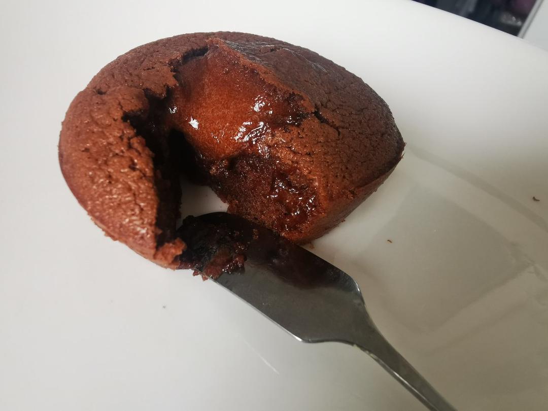 给妹子群的巧克力熔岩蛋糕