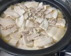 酸菜白肉炖粉条的做法 步骤12