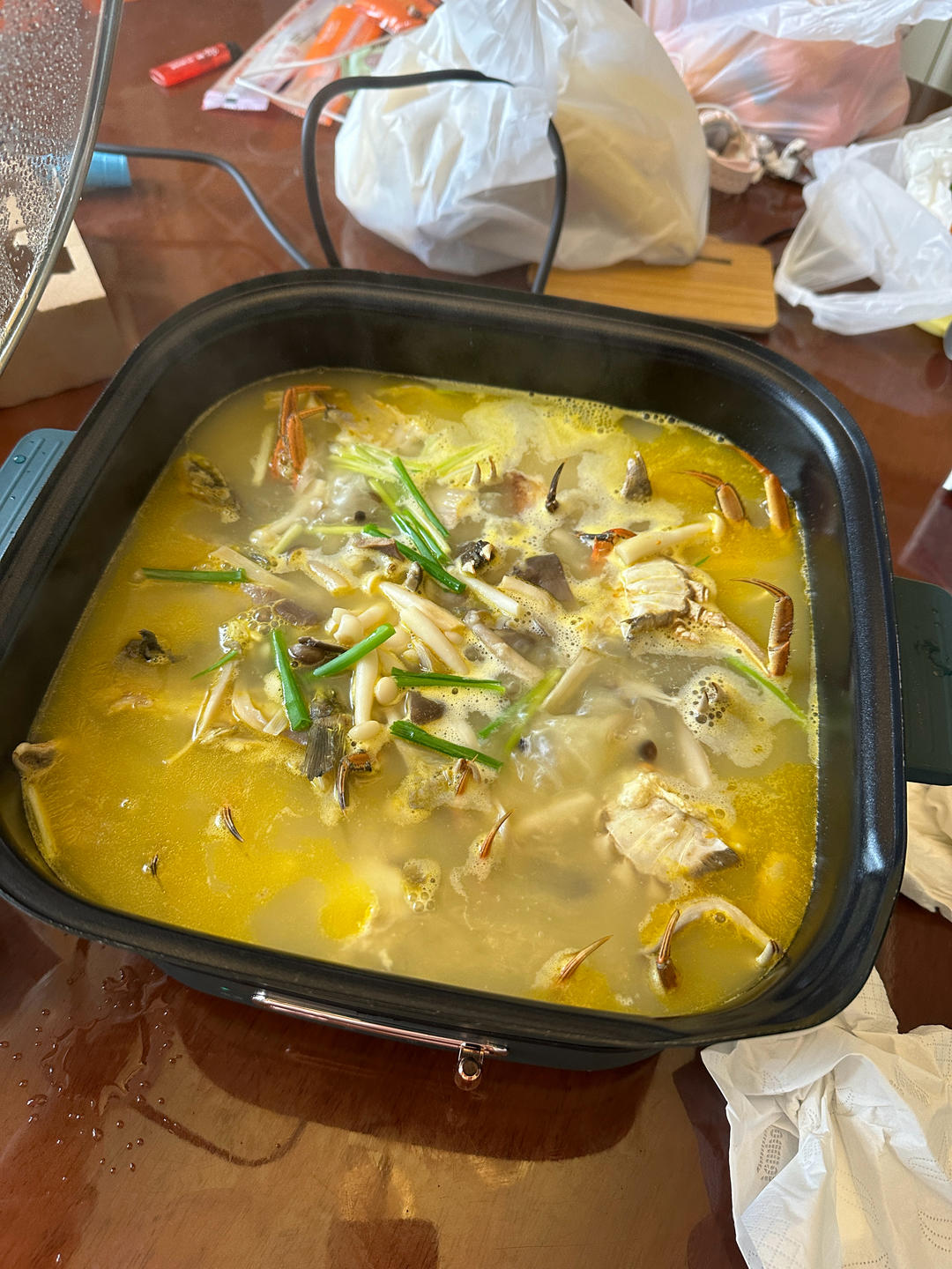 鲜美无比的大闸蟹昂刺鱼（黄辣丁鱼）汤