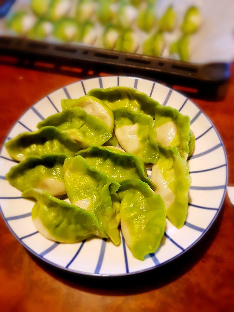 翡翠白玉白菜饺子详细版（附翡翠白玉白菜饺子包法，翡翠白玉饺子皮两种制法，面包机和面，翡翠白玉烧卖，各种馅料搭配）