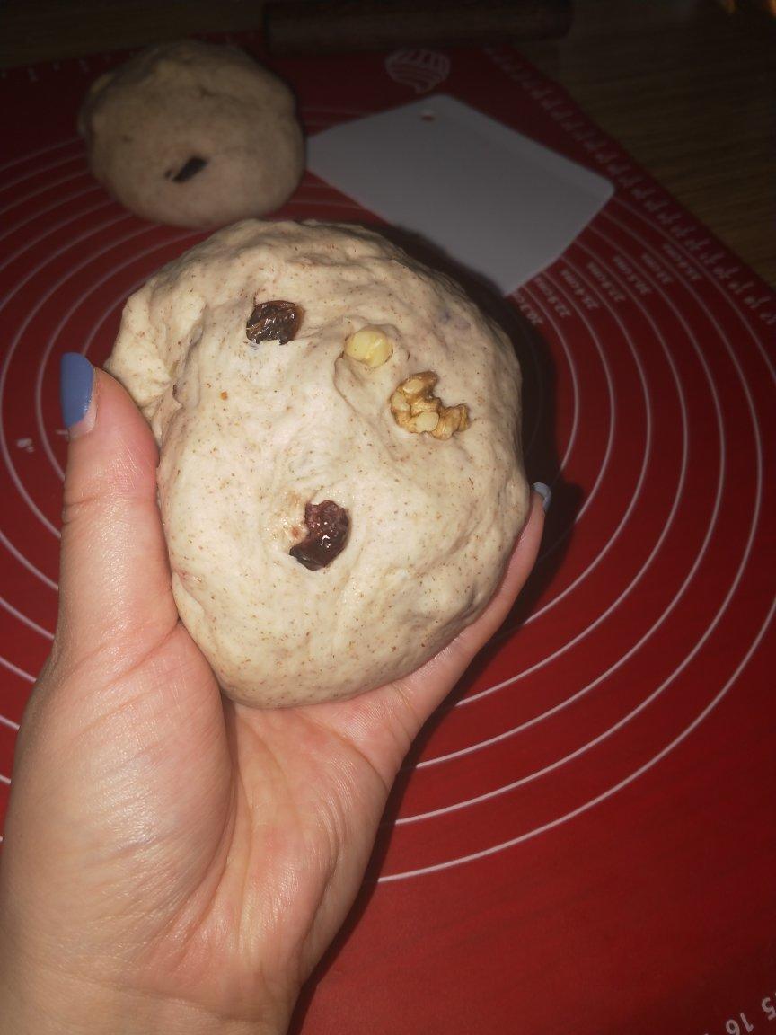 香蕉全麦果仁软欧包