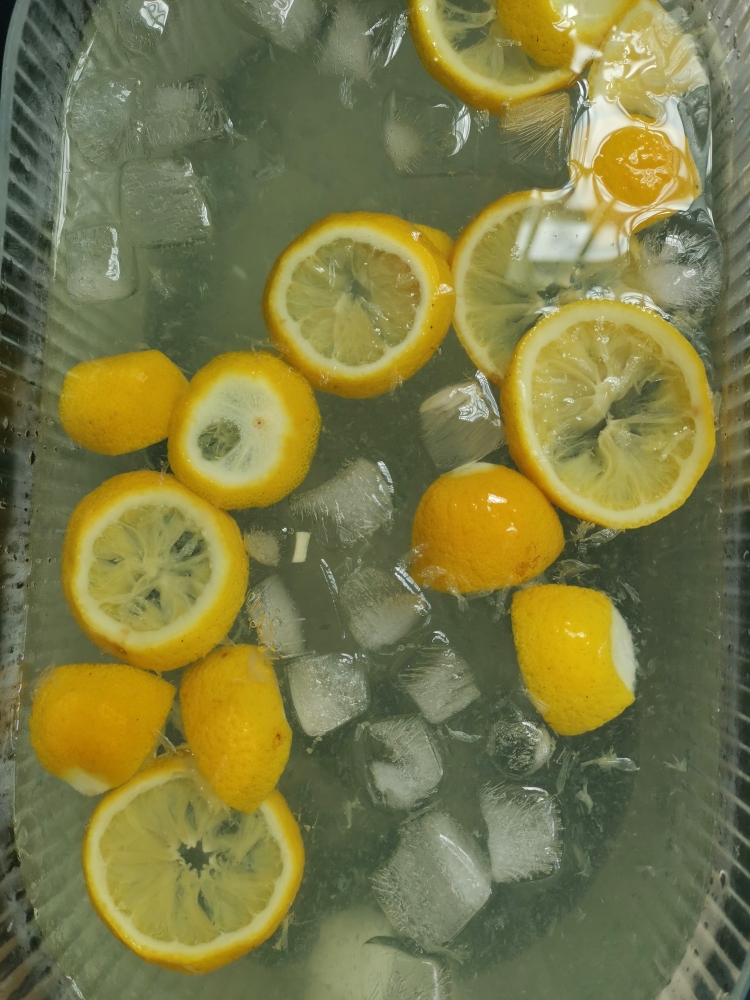 美白柠檬水的做法 步骤7