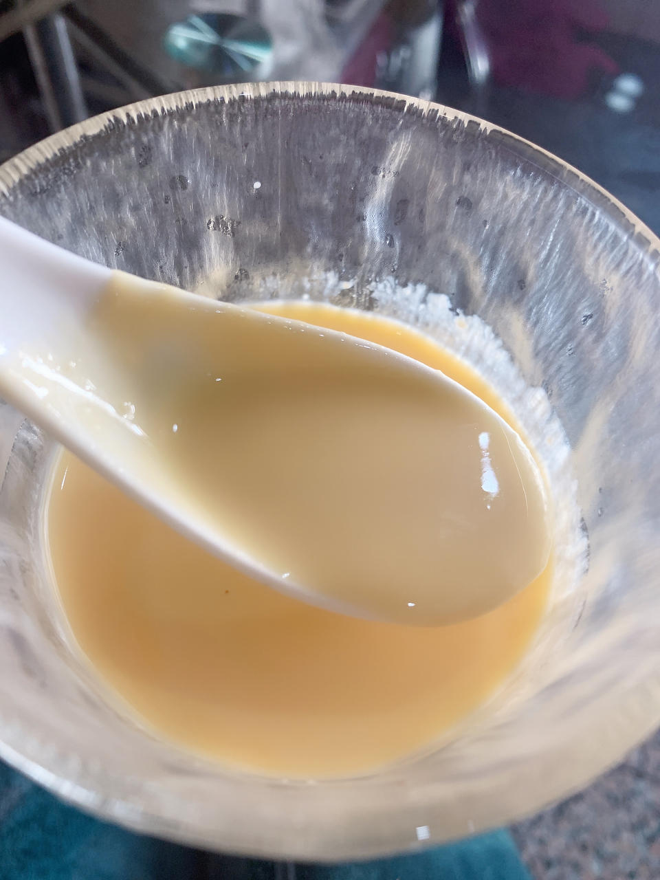 【广式糖水铺】5分钟就能做好的凤凰奶糊，浓郁奶香，丝滑无比！