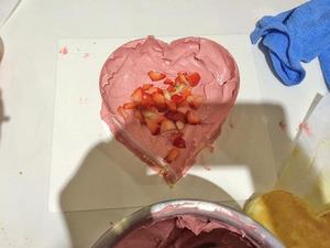 红丝绒—情人节草莓CAKE的做法 步骤6