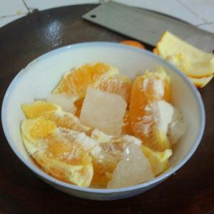 川贝冰糖炖香橙的做法 步骤3