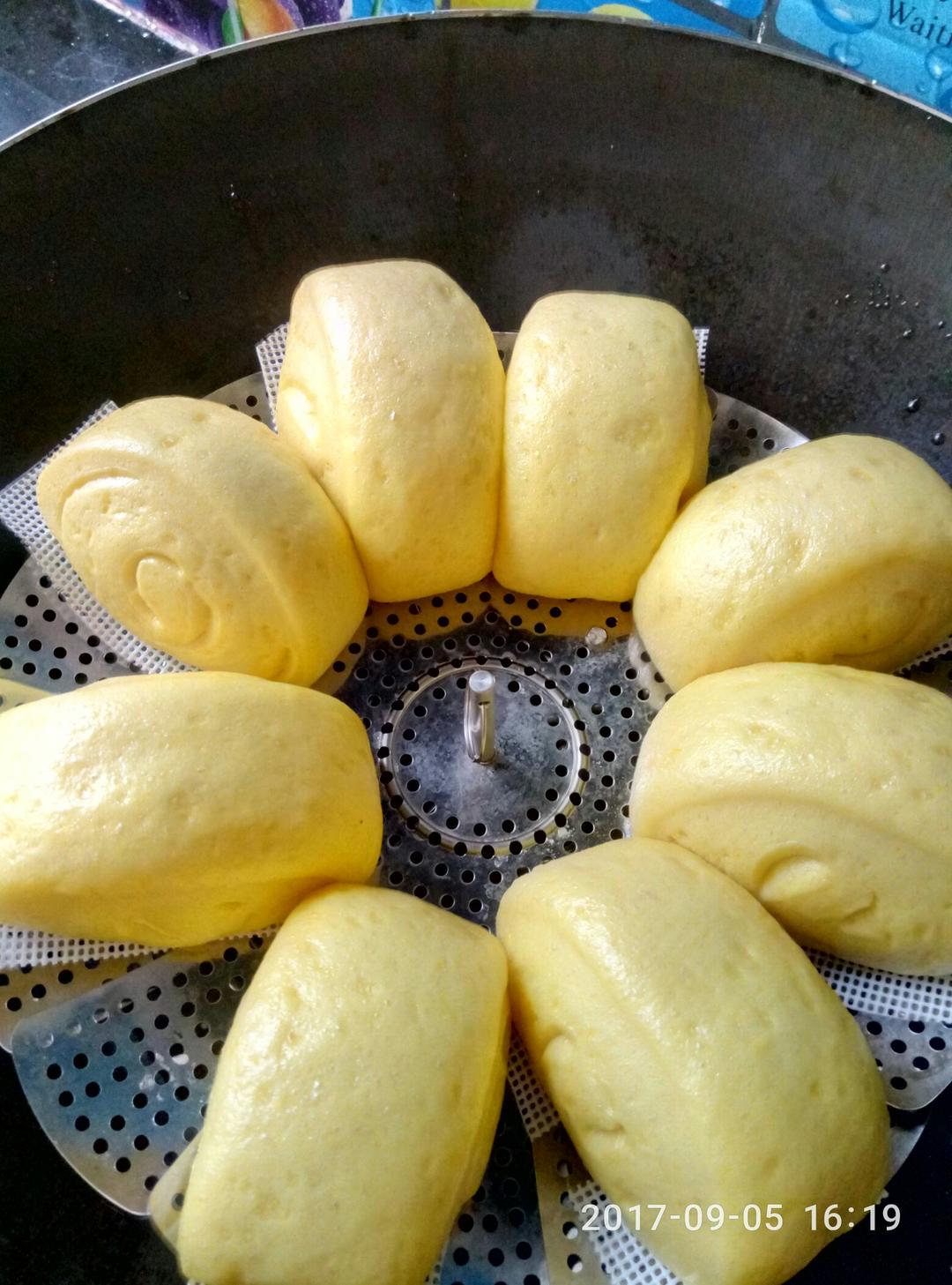 新手也可以--详解如何做出人见人爱、金黄的南瓜馒头