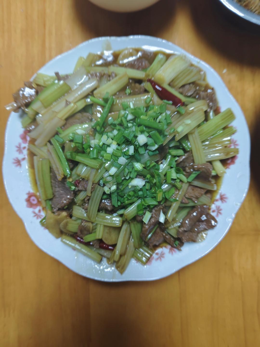 超下饭的芹菜炒牛肉