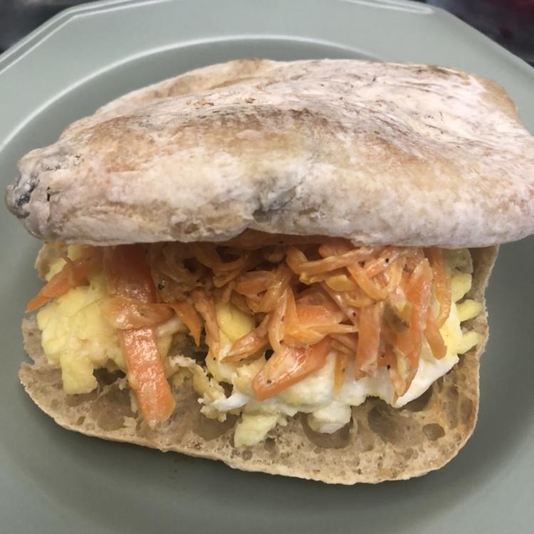 胡萝卜蟹柳丝温沙拉【健康小食】