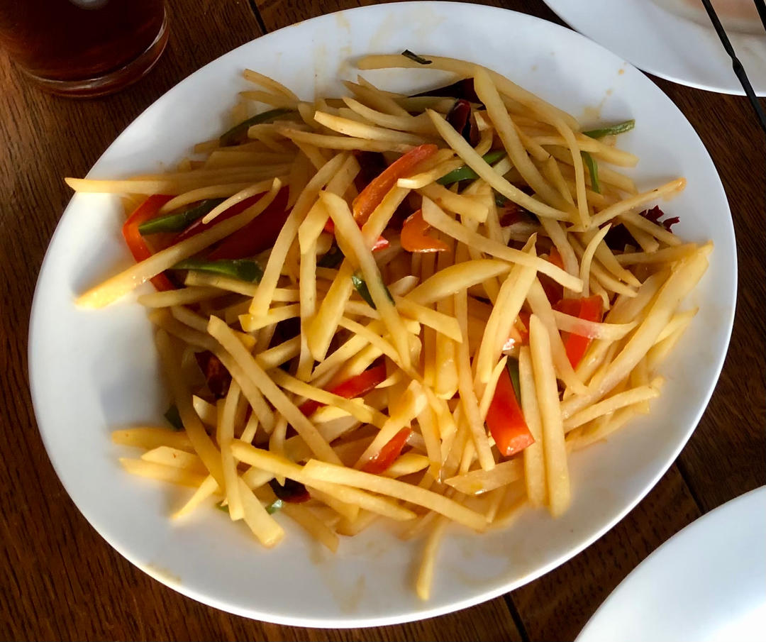 厨师长教你：“炝炒土豆丝”的家常做法，口感爽脆