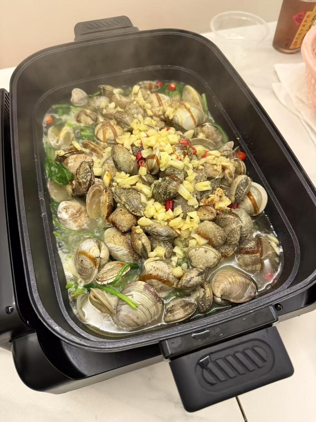 蒜蓉卜卜贝火锅
