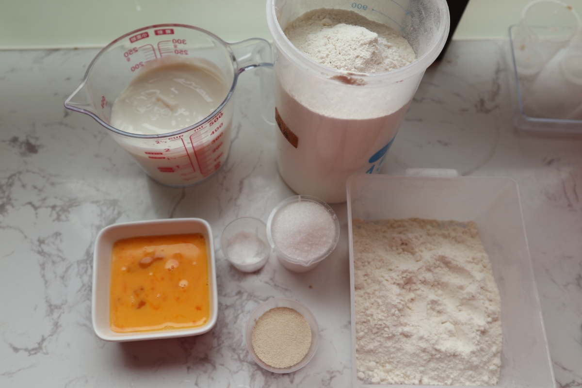 一次发酵的酸奶小餐包的做法 步骤1