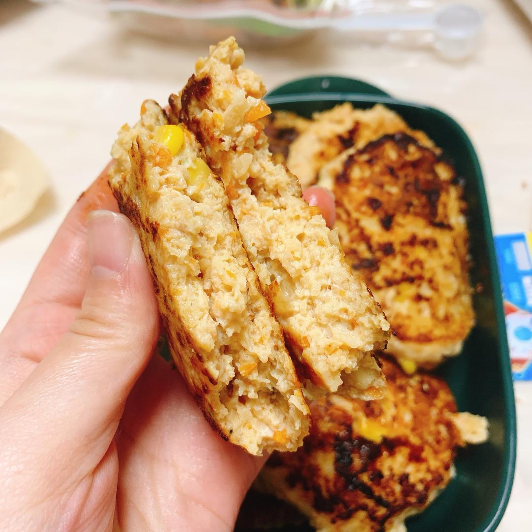 鸡胸肉饼减脂餐的做法