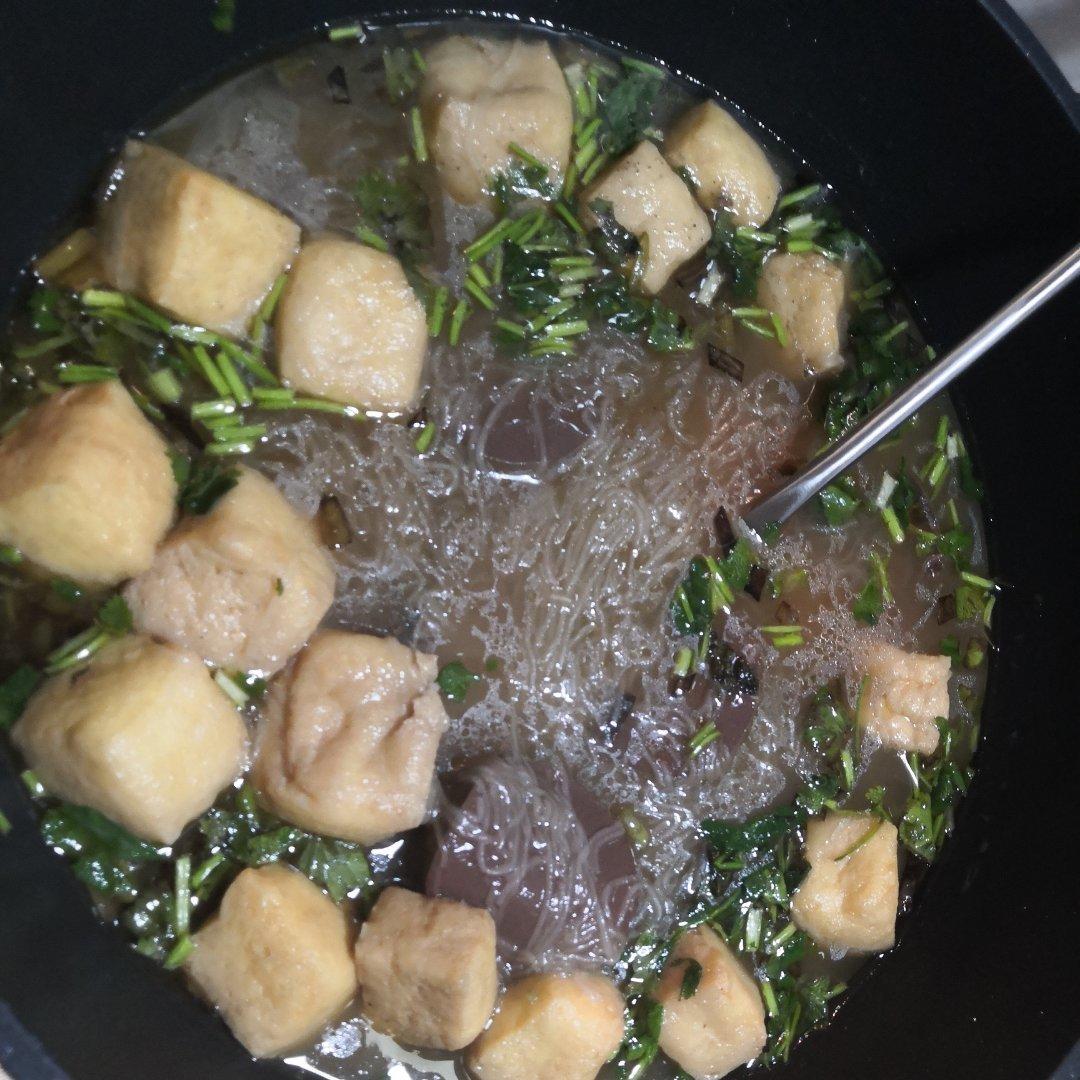 补铁鸭血粉丝汤