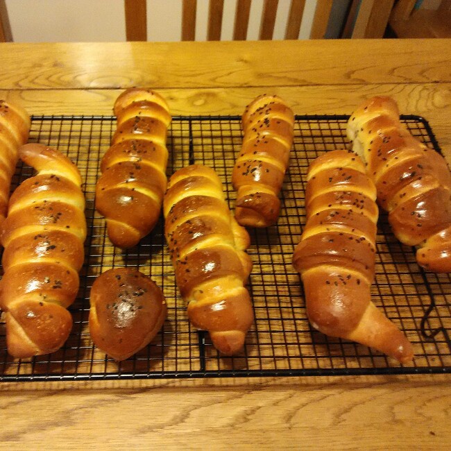 毛毛虫肉松面包