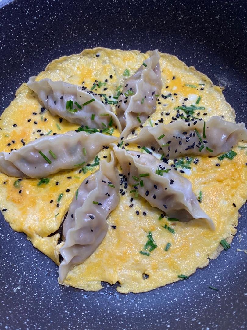 超快手的煎饺抱蛋