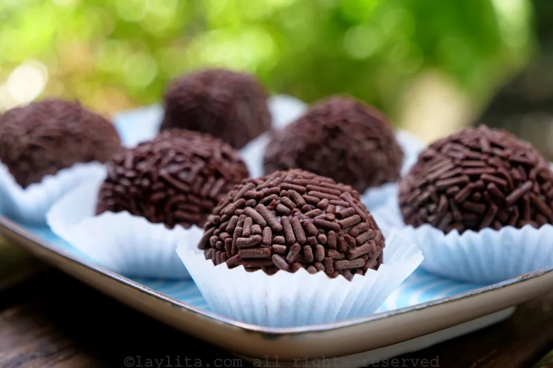 巴西傳統甜點 Brigadeiro 巧克力糖球 - Tasty的做法
