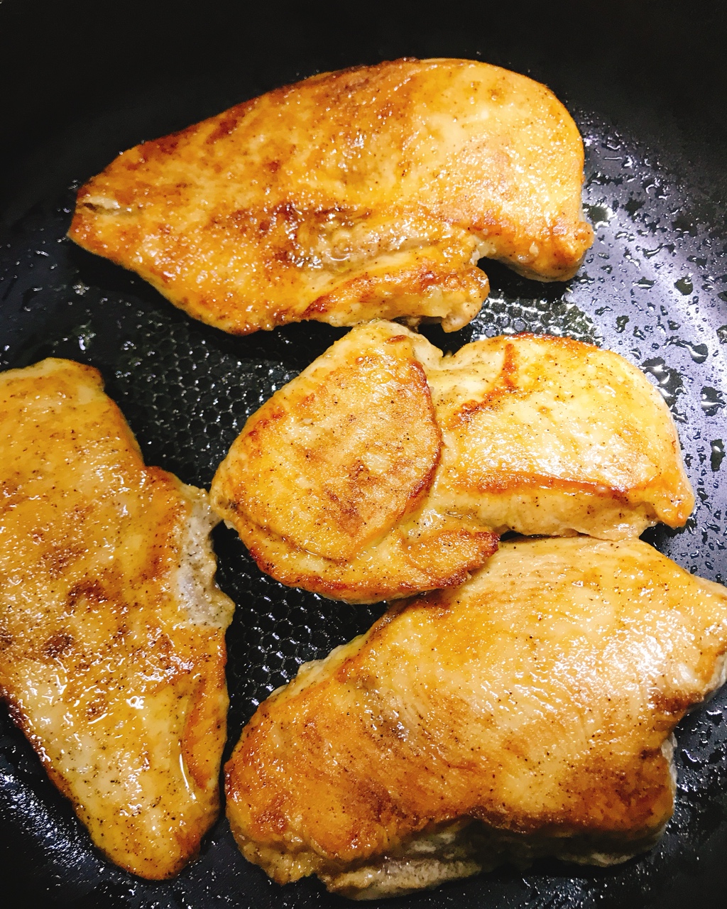 健身厨男版：香煎滑嫩鸡胸肉，全网最流行的鸡胸吃法！
