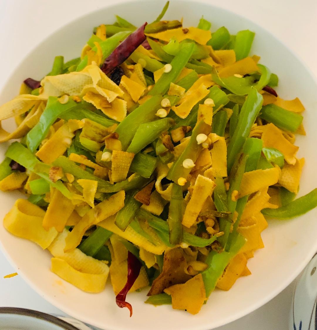 青椒炒豆皮