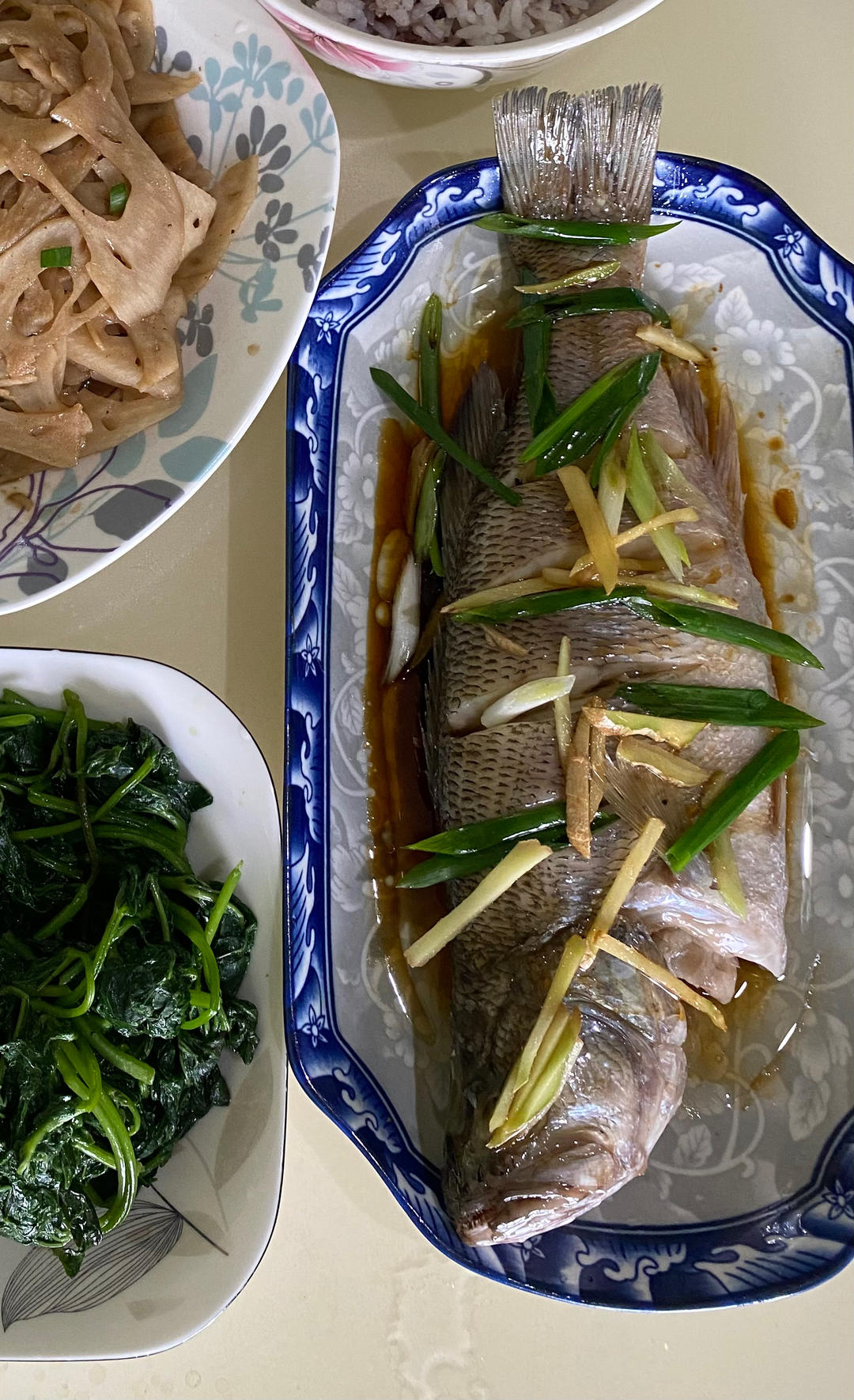 清蒸鲈鱼，肉质鲜嫩