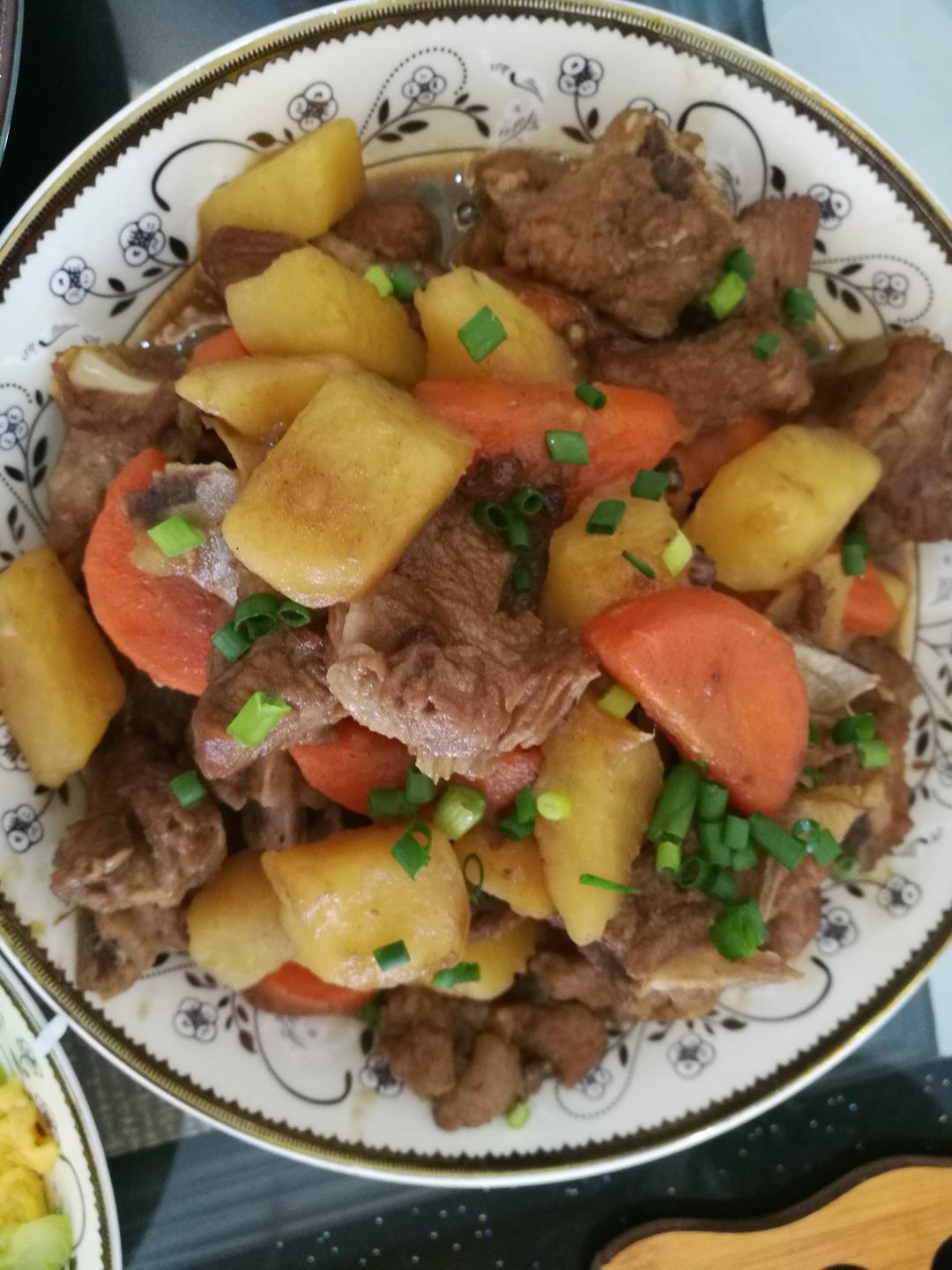 土豆炖排骨