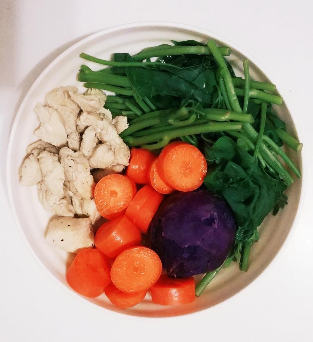 鸡胸肉蔬菜色拉
