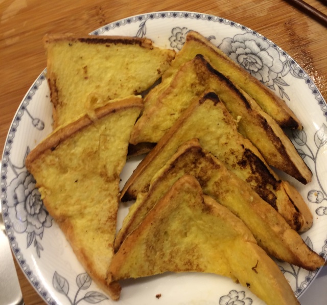 煎鸡蛋吐司