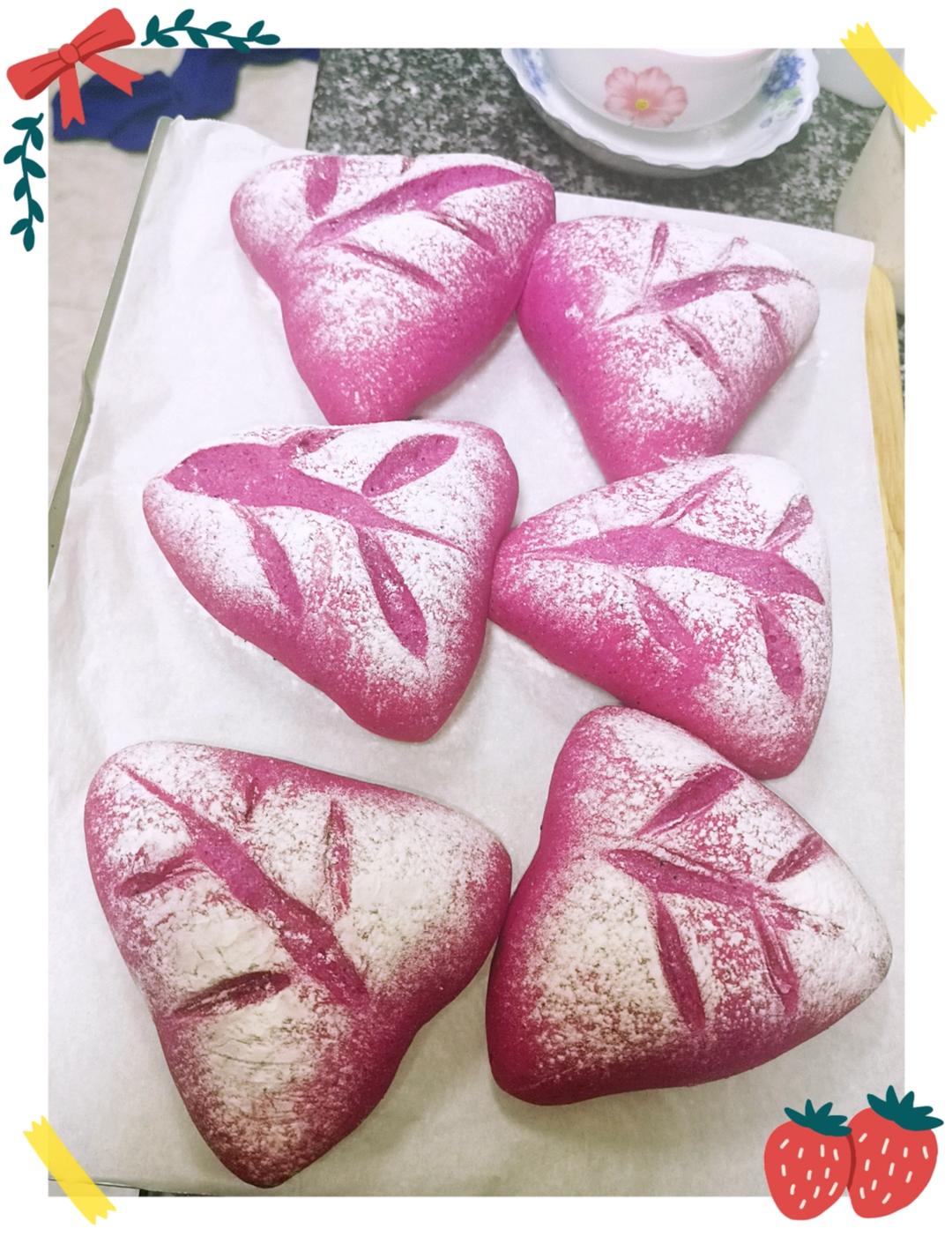 火龙果奶酪软欧包