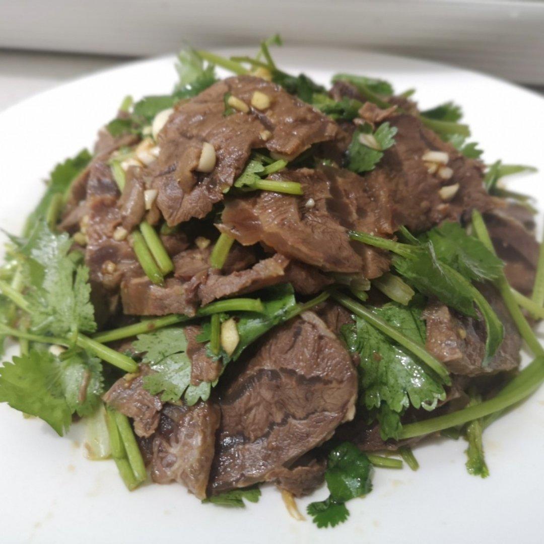 凉拌牛肉片