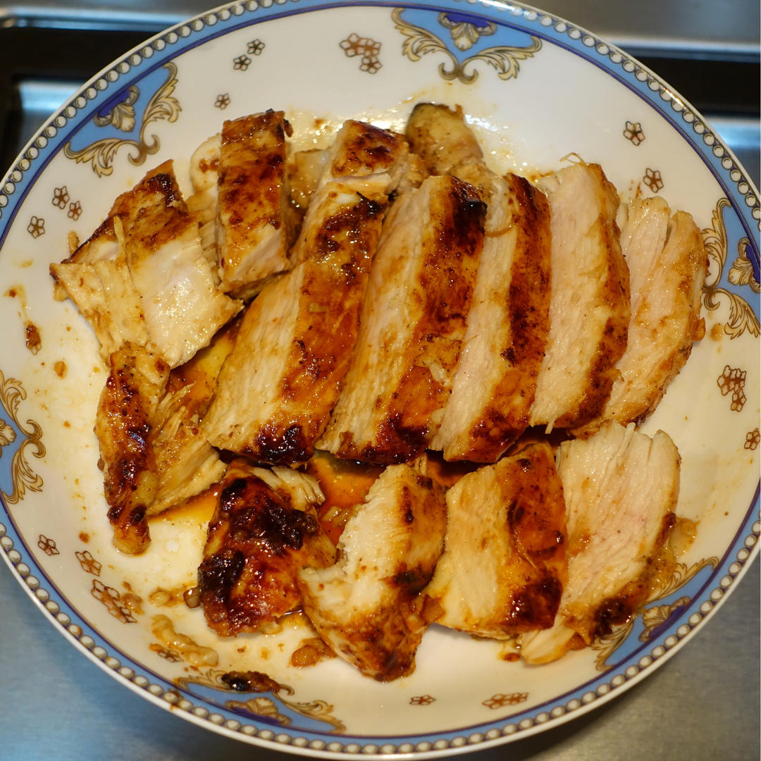 酷炫屌炸天好吃的煎鸡胸肉（香蒜蜂蜜煎鸡胸肉）
