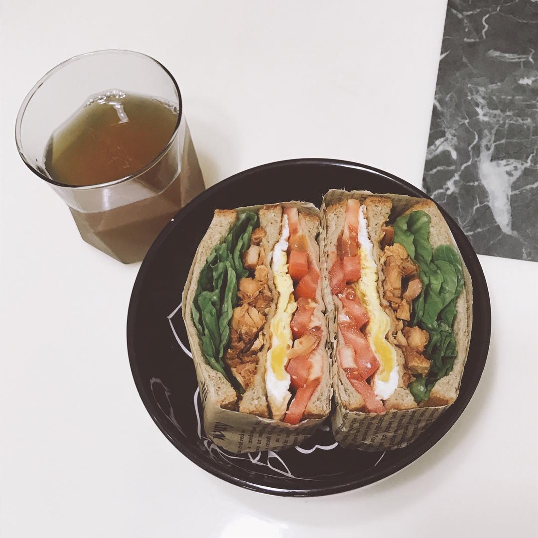 鸡胸肉三明治