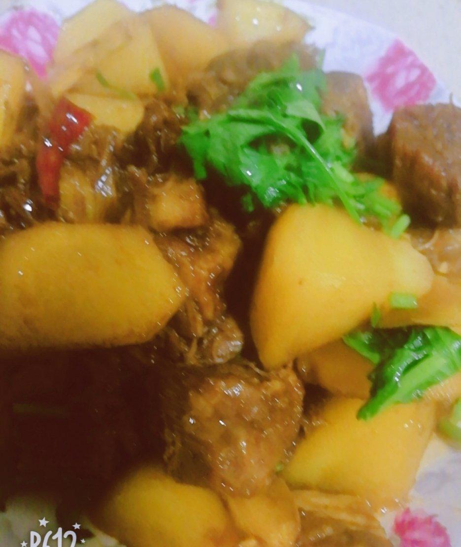 土豆炖牛肉