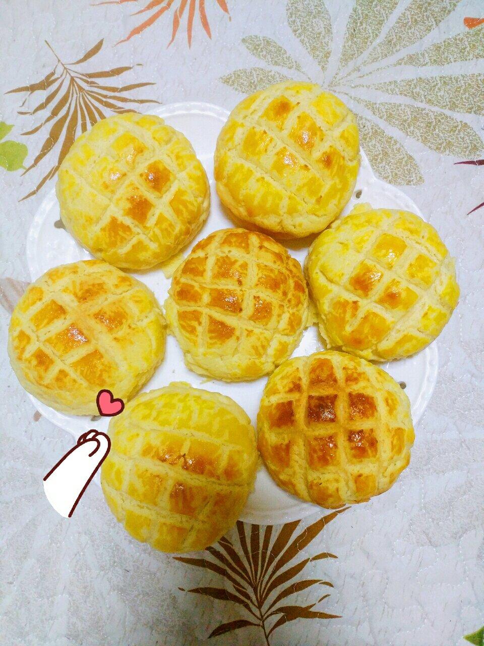 萱若甜心做的好吃到炸裂的港式菠萝包(附带制作酥皮的小视频)