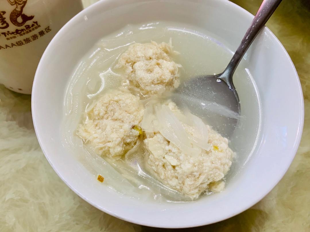 【10分钟系列】白萝卜豆腐圆子汤
