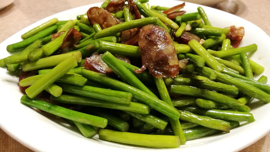 妈妈牌蒜薹炒肉