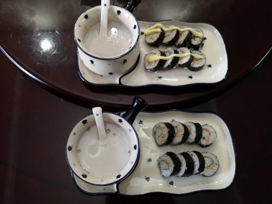 金枪鱼寿司卷