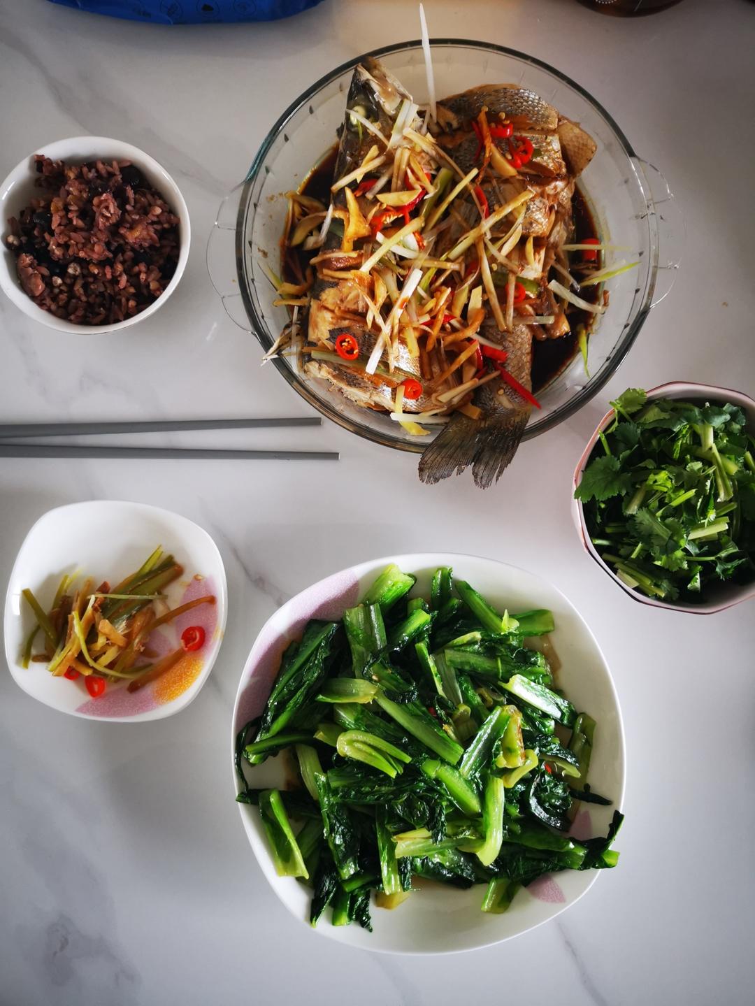 10分钟做 清蒸鲈鱼 （附切鱼图解）