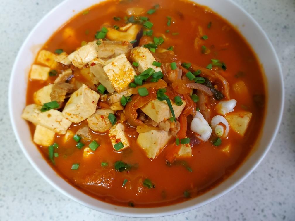 非常好吃好喝好做的保姆式教学版韩式泡菜汤/辣白菜五花肉豆腐汤