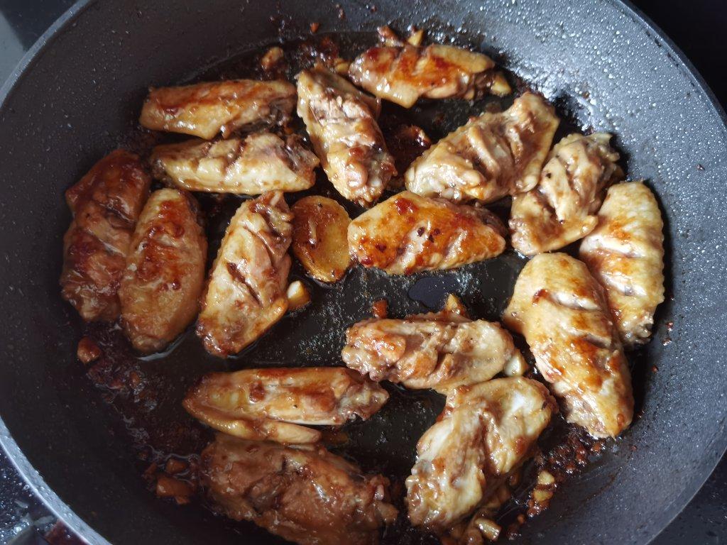 不要再可乐鸡翅了，求求你试试蒜香鸡翅吧，香味捅破天花板！
